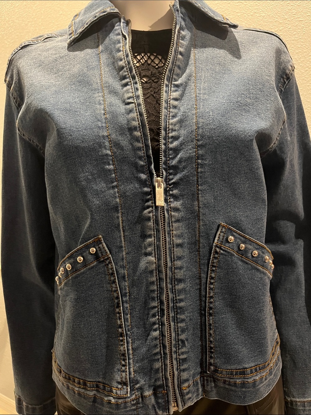 Denim Zip-Up Jacket with Studded Pockets - Blue gorgeous extra small DG2